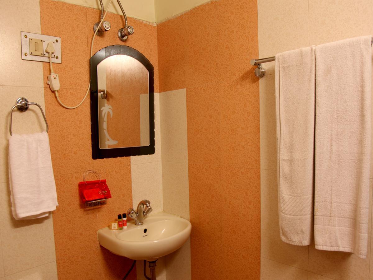 Oyo 2054 New Hotel Broadway Waranasi Zewnętrze zdjęcie
