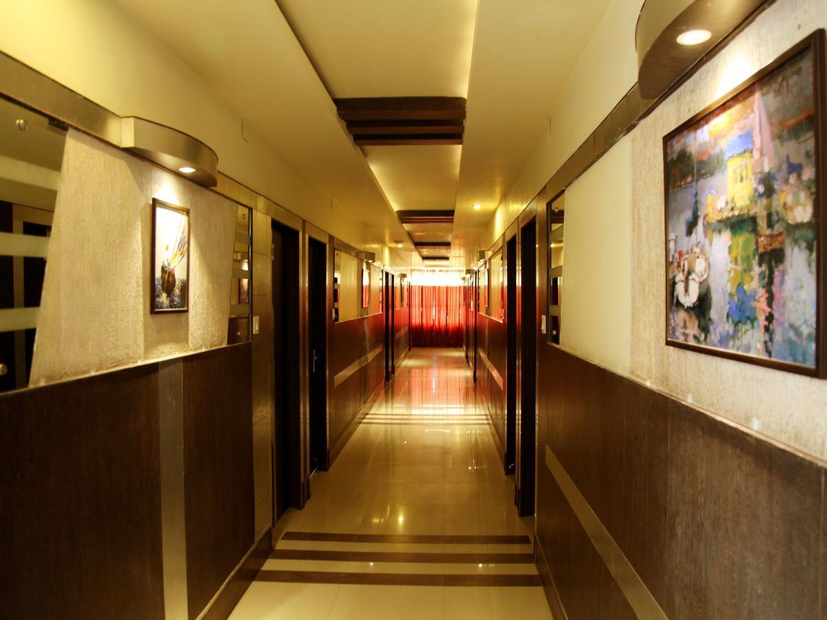 Oyo 2054 New Hotel Broadway Waranasi Zewnętrze zdjęcie